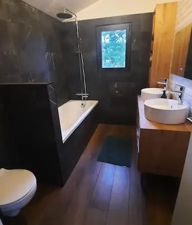Hotel Maison En Bois